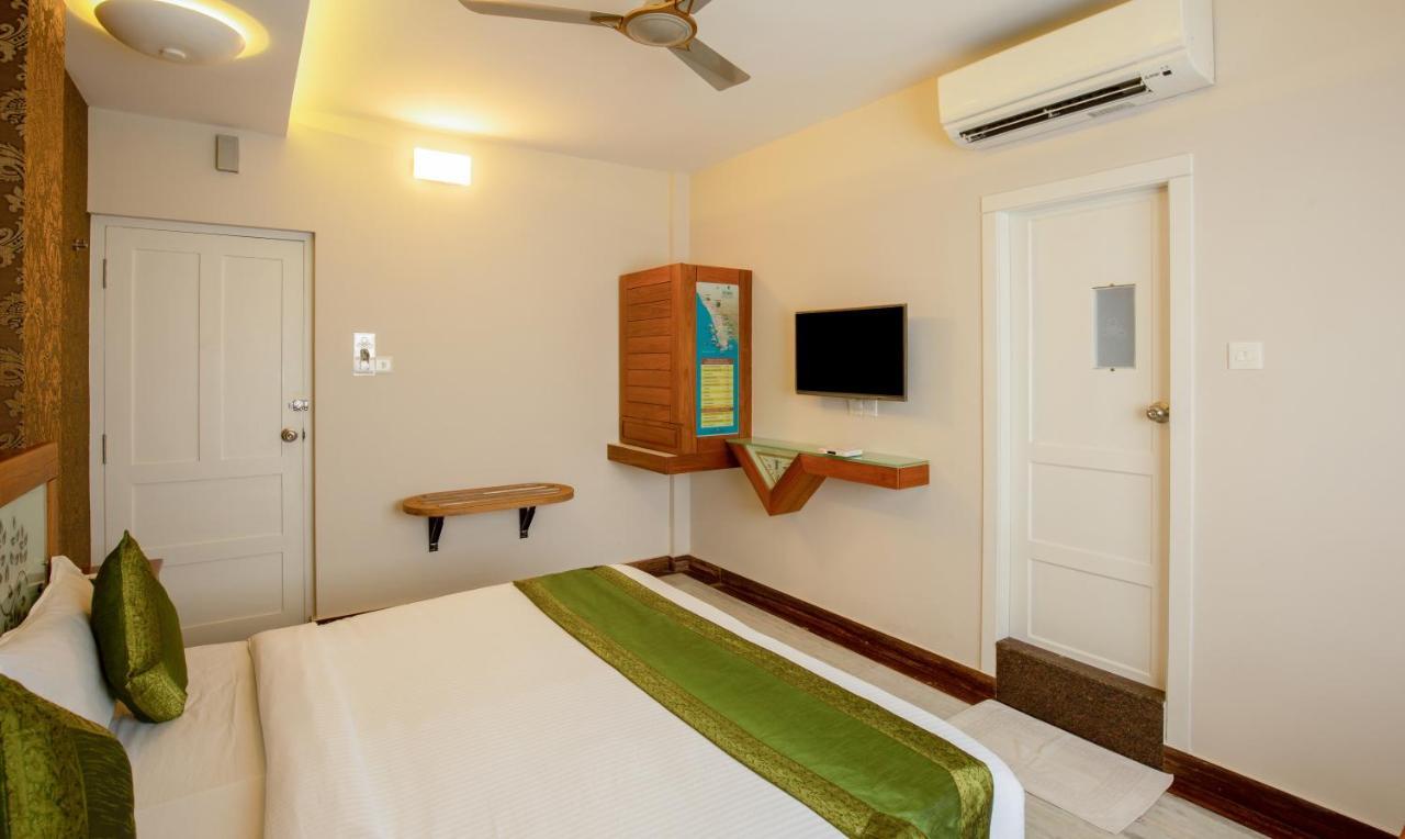 Hotel Treebo The Qasr Kochi Esterno foto