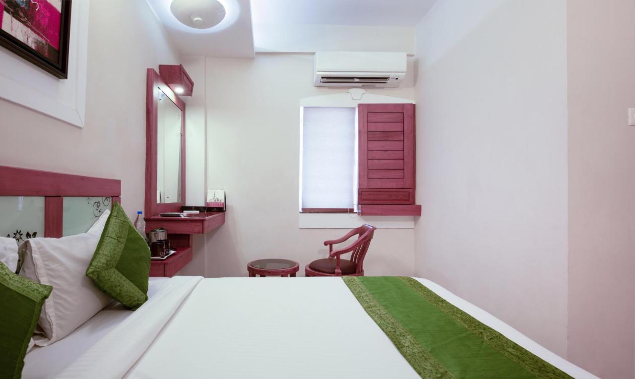 Hotel Treebo The Qasr Kochi Esterno foto