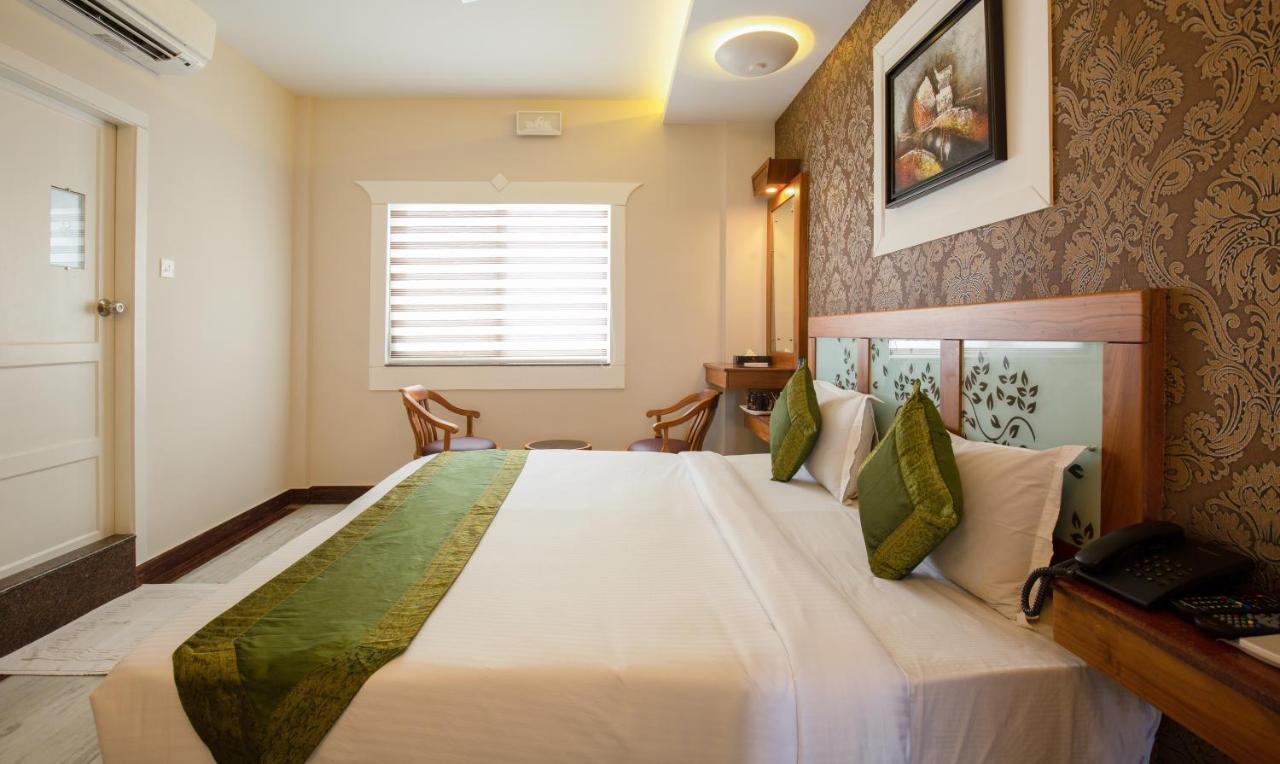 Hotel Treebo The Qasr Kochi Esterno foto