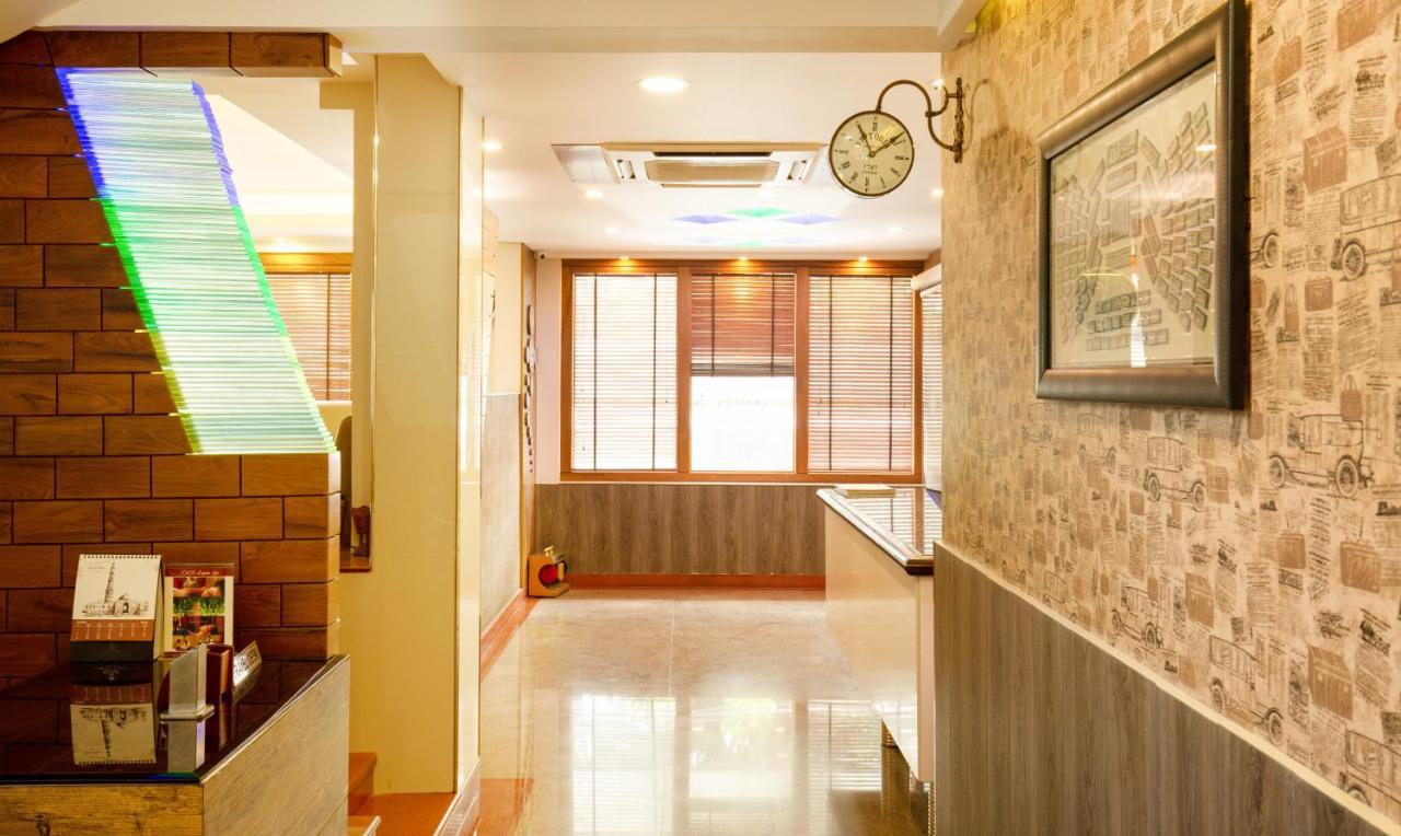 Hotel Treebo The Qasr Kochi Esterno foto