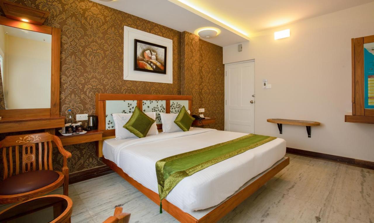 Hotel Treebo The Qasr Kochi Esterno foto