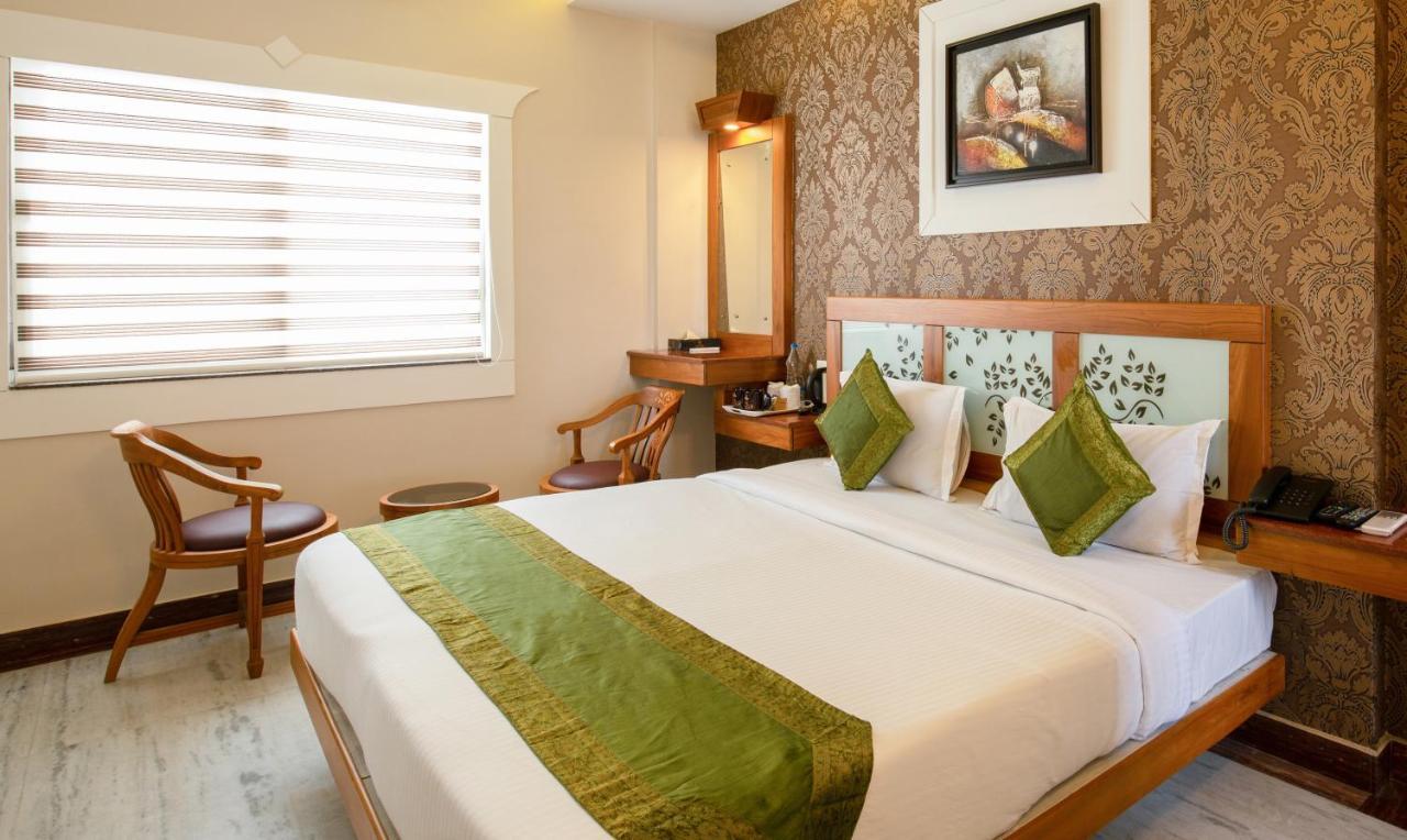 Hotel Treebo The Qasr Kochi Esterno foto