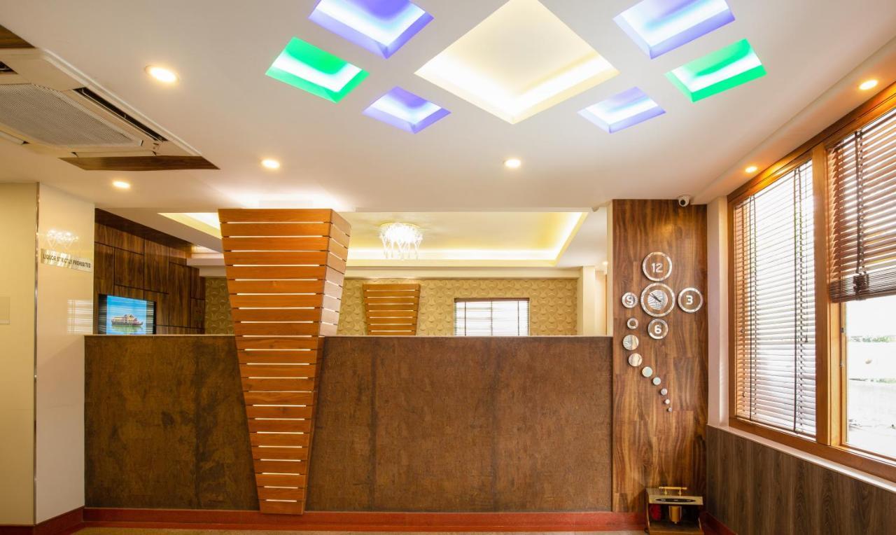 Hotel Treebo The Qasr Kochi Esterno foto